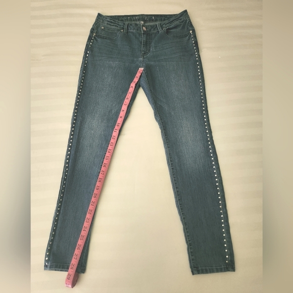 Jennifer Lopez Skinny Jeans Size 8 - Trendy Silver Studs - Chic Street Style - Picture 9 of 13